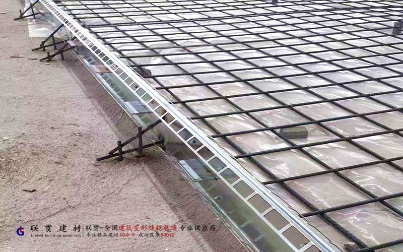 甘孜州LG160-3000镀锌钢板铠装缝案例